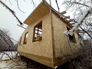 Anbau nach individuellem Entwurf, Gebiet Kostroma: Wandmontage