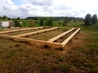 House based on the “Ivalo” design, Beli village: foundation and sill strapping