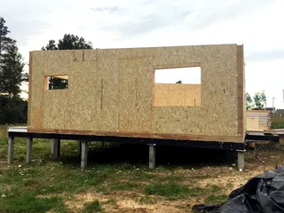 Haus nach individuellem Entwurf, Region Leningrad: Wandmontage