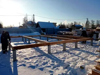 “Vesı” projesine göre ev, Rybinsk: temel ve alt bağlama kirişi