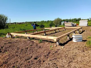 Özel projeye göre 54 m² ev, Zverintsy köyü: temel ve alt bağlama kirişi