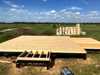 Haus nach Projekt „Jessentuki 8x8“, Siedlung Pervyy: SIP-Boden auf Höhe 0