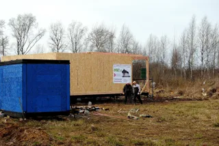 Haus nach Projekt „Metschta VB“, Dorf Ivantsevo: Wandmontage