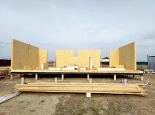 Haus nach Projekt „Mistika - K2.5“, Dorf Zdekhovo: Wandmontage