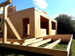 Haus nach Projekt „Tajna“, Krasnogorsk: Wandmontage