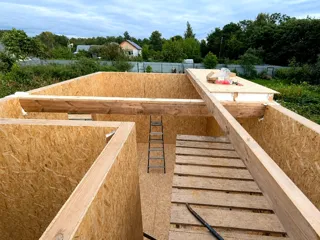 Haus nach Projekt „Kleines Ferienhaus“, Gebiet Kostroma: Wandmontage