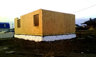 Haus nach individuellem Entwurf, Dorf Diveevo: Wandmontage