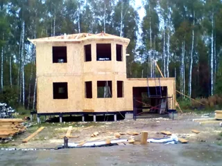 Haus nach individuellem Entwurf, Elektrougli: Wandmontage
