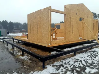 House based on the “Half-timbered 98” design, Borisovo village: wall assembly