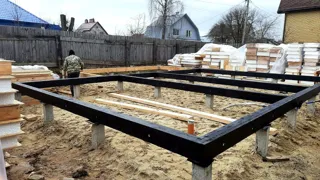 Haus nach Projekt „Dorofejewo“, Kovrov: Fundament und Grundrahmen