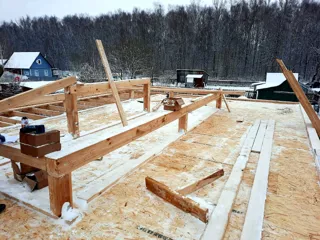 Haus nach Projekt „Randevu - E2.8“, Gartengemeinschaft SNT „Gelekopter“: Fundament und Grundrahmen