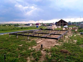 Haus nach individuellem Projekt, Gebiet Moskau: Fundament und Grundrahmen