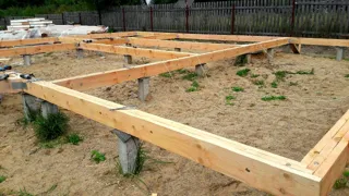 Haus nach Projekt „Jastreb“, Gebiet Iwanowo: Fundament und Grundrahmen