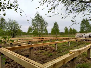 Haus nach Projekt „Mistika E“, Region Tula: Fundament und Grundrahmen