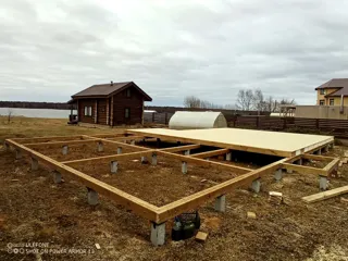 Haus nach Projekt „Arizona mini“, Gebiet Kostroma: Fundament und Grundrahmen