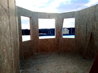 Banja, Projekt „Florida“, Dorf Balabanovo: Wandmontage