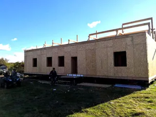 Custom-design house, Arkhangelsk Region: wall assembly