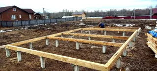 House built to a custom design, Pavlikovo village: foundation and sill strapping