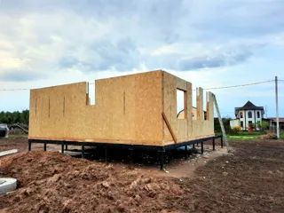 Haus nach individuellem Entwurf, Dorf Telyatevo: Wandmontage