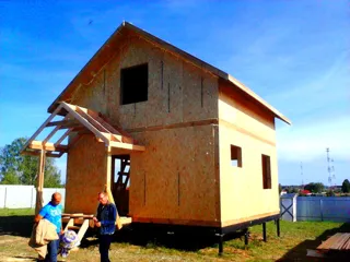 Haus nach Projekt „Amelija“, Dorf Gavshino: Obergeschoss und Dachgeschoss