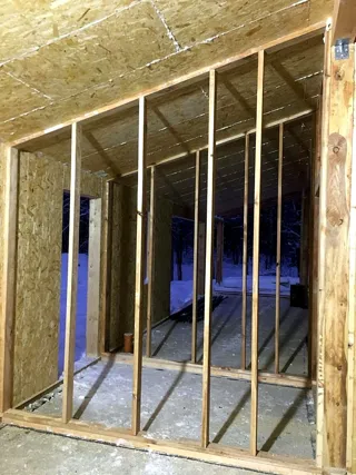 Haus nach Projekt „Barnhouse 110“, Dorf Koltushskoe: Innenwände