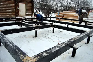 Haus nach individuellem Projekt, Ivanovo: Fundament und Grundrahmen