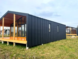 “Barnhouse 76.1” projeli ev, Strelnikovo köyü: cephe kaplaması