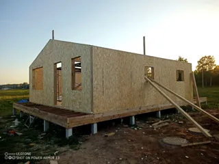 Haus nach Projekt „Barnhouse 65“, Dorf Kryukovo: Wandmontage