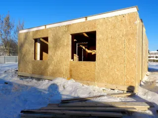 Haus nach Projekt „Jaschma“, Furmanov: Wandmontage