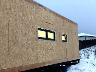 “Ochag” projesine göre ev, Sokolovo köyü: duvar montajı