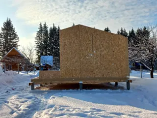 Haus nach Projekt „Barnhouse 45“, SNT „Fortschritt“: Wandmontage