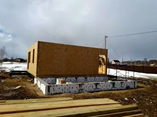 Garage nach Projekt „Slawjanka mini + Garage“, Dorf Nazarovo: Wandmontage