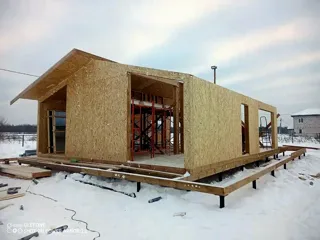 Haus nach Projekt „Chalet 76.3“, Siedlung Parkovo: Wandmontage