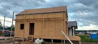 75 m² ev, “Barnhouse Otrazhenie” projesi, Beloostrov kasabası: duvar montajı