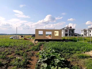 Haus nach individuellem Entwurf, Dorf Kovarditsy: Wandmontage