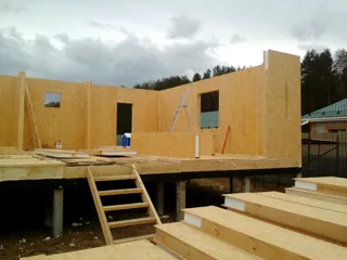 Haus nach individuellem Entwurf, Dorf Troitsko-Nikolskoe: Wandmontage