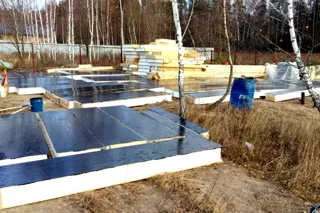 Haus nach Projekt „Slatoust“, Gebiet Moskau: Fundament und Grundrahmen