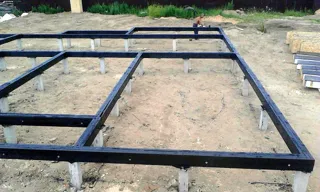 Özel projeye göre ev, Bolshie Zherebtsy köyü: temel ve alt bağlama kirişi
