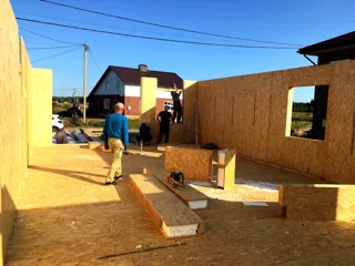 Custom-design house, Pervyy settlement: wall assembly