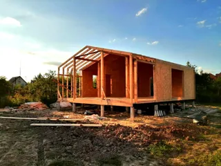 Haus nach Projekt „Barnhouse 53“, SNT „Urroschaj“: Wandmontage