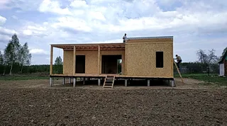 Haus nach Projekt „Mistika - E2.8“, Dorf Novoe: Wandmontage