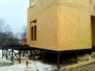 Haus nach Projekt „Otkrytyj“, Gebiet Moskau: Wandmontage