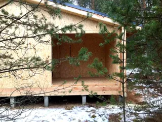 “Barnhouse 110” projesine göre ev, Vidogoshchi köyü: duvar montajı