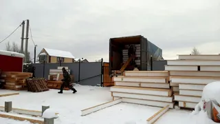 Haus nach Projekt „Premera“, Dorf Bolshoe Klochkovo: Lieferung des Hausbausatzes