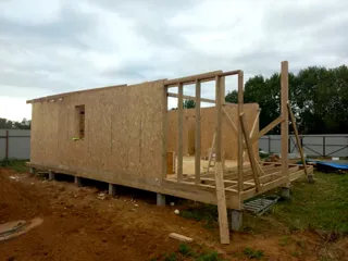55,5 m² house built to a custom design, Kostroma Region: wall assembly