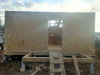 Haus nach Projekt „Awdeewo“, Dorf Pokrov: Wandmontage