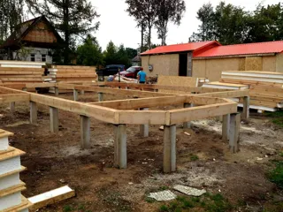 Haus nach individuellem Projekt, Siedlung Borisoglebskiy: Fundament und Grundrahmen
