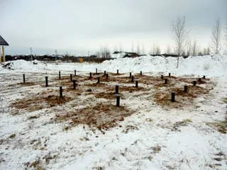 Haus nach Projekt „Sefir“, Dorf Kadnikovo: Fundament und Grundrahmen