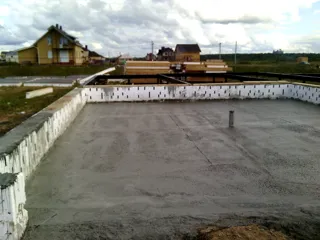 Haus nach Projekt „Prestisch“, Ivanovo: Fundament und Grundrahmen