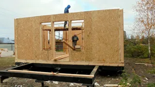 Haus nach Projekt „Solo“, Siedlung Vichuga: Wandmontage